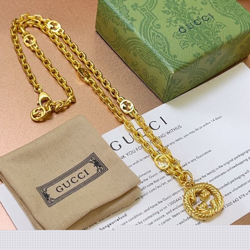 G*u*i necklaces